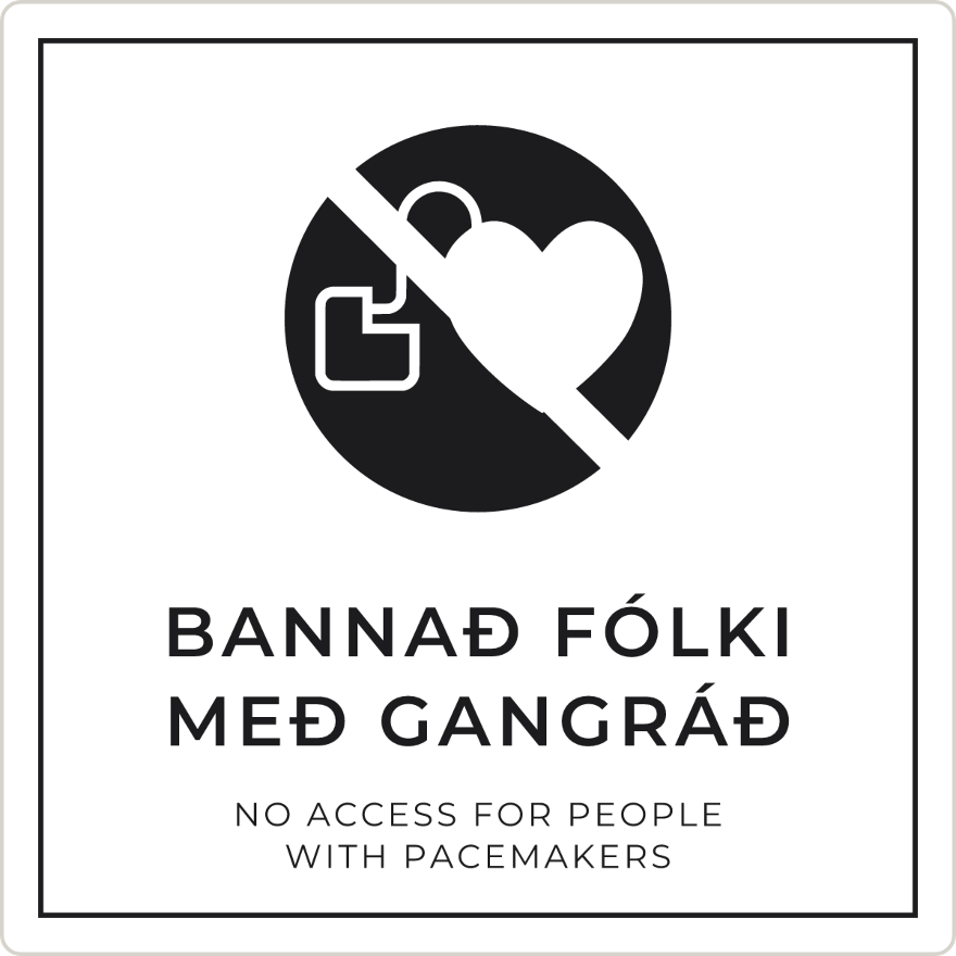 Bannað fólki með gangráð - bannskilti, hvítt