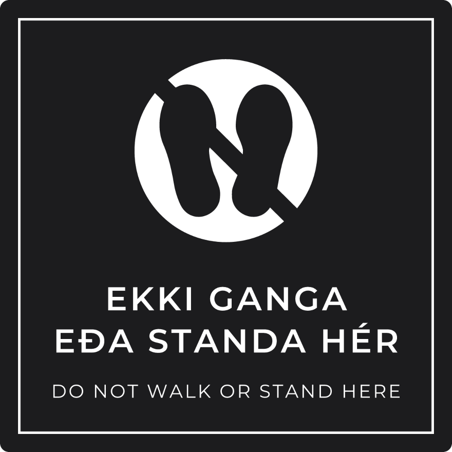 Ekki ganga eða standa hér - bannskilti, svart