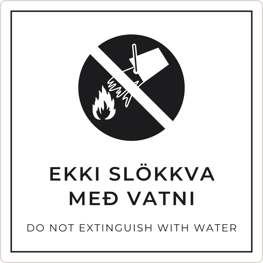 Ekki slökkva með vatni - bannskilti, hvítt