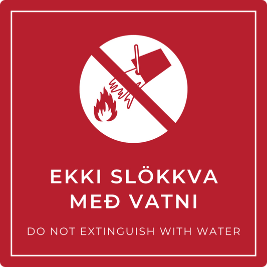 Ekki slökkva með vatni - bannskilti, rautt