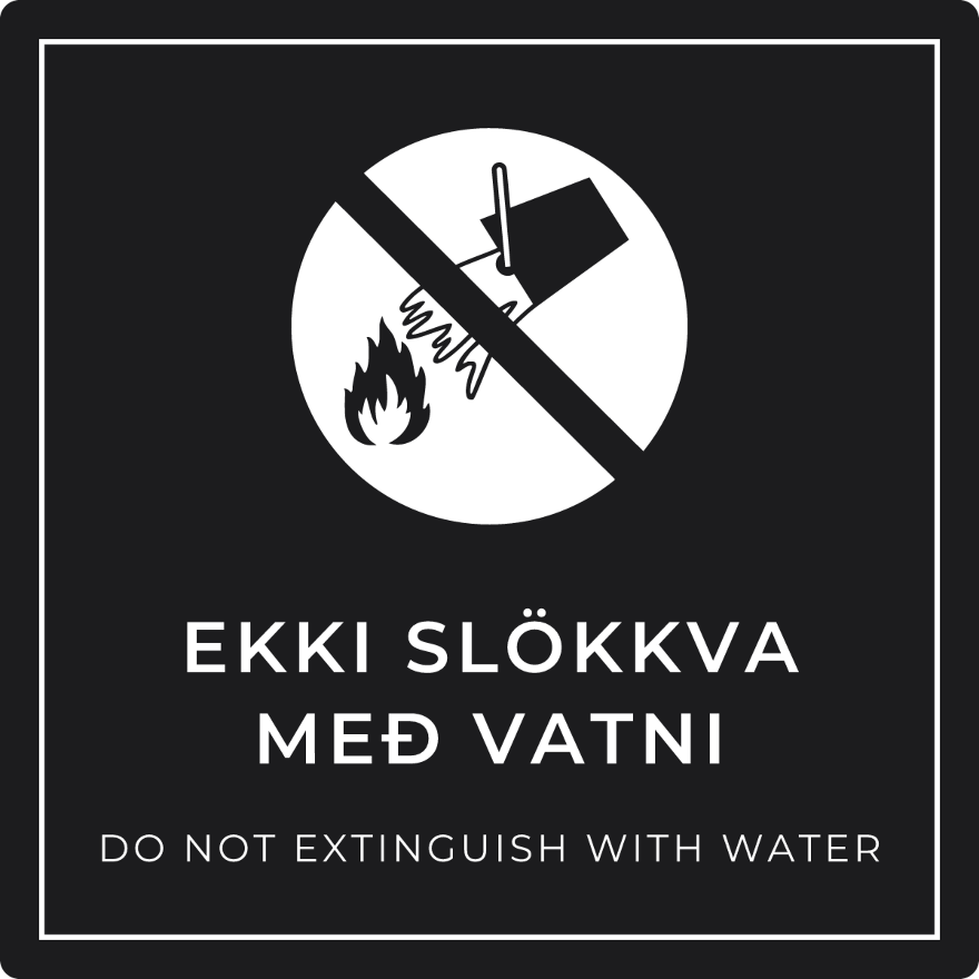 Ekki slökkva með vatni - bannskilti, svart